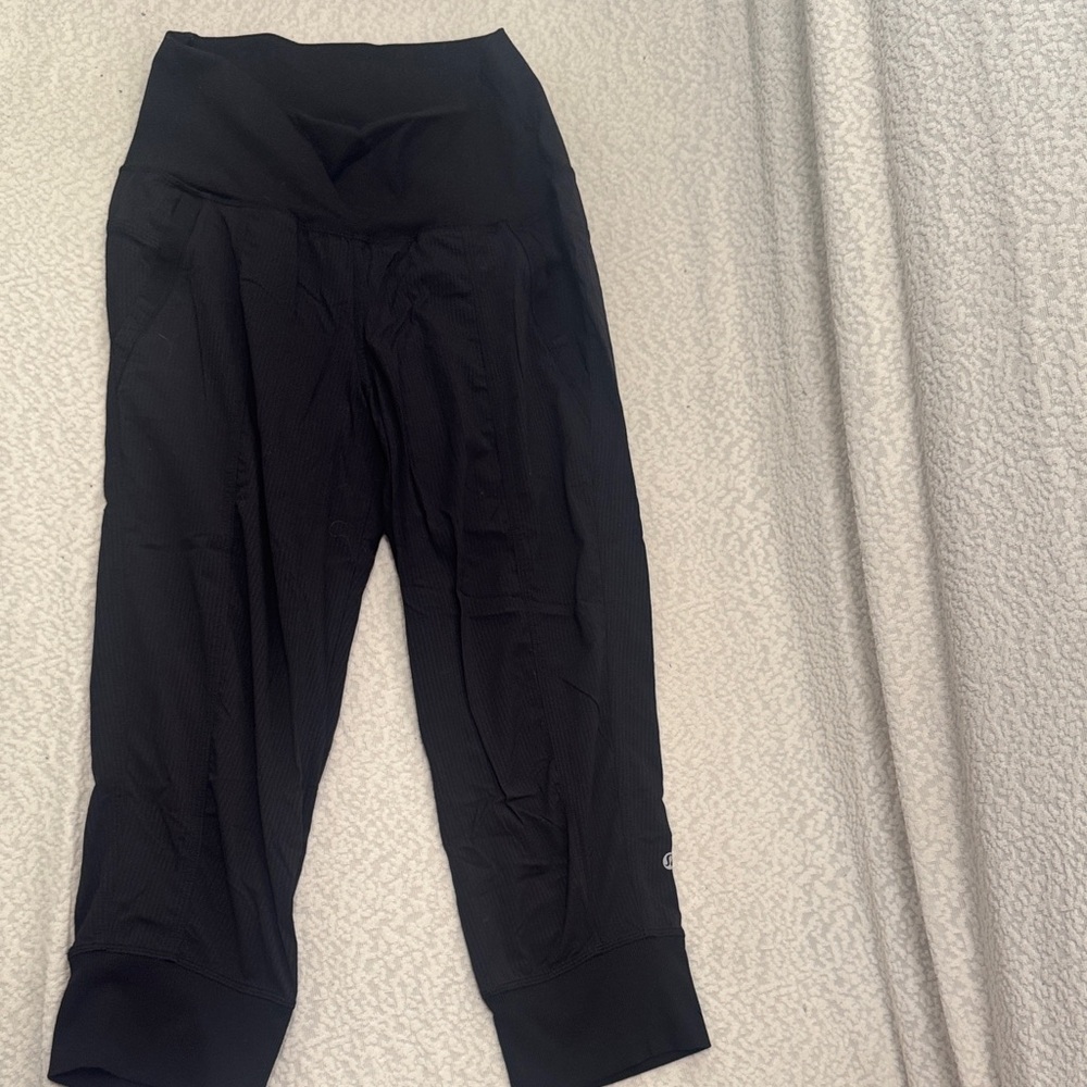 Lululemon Capri Joggers!